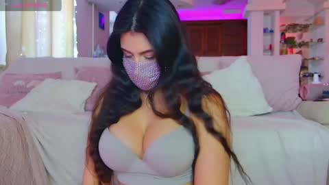 Snapshot of the__sabenna chatting on 05-07-26, 01:27 Madina online show from 05-07-26, 01:27