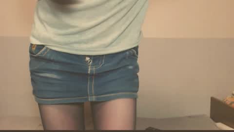 Snapshot of the_basic_instinctt chatting on 09-19-25, 03:13 Eva online show from 09-19-25, 03:13