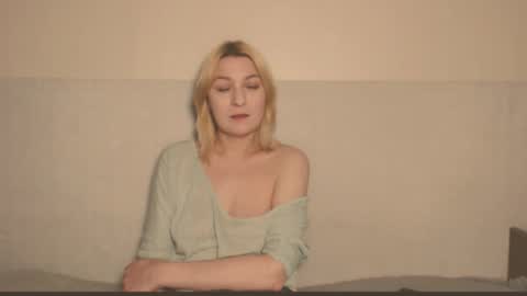 Snapshot of the_basic_instinctt chatting on 11-13-25, 11:14 Eva online show from 11-13-25, 11:14