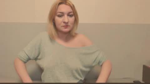 Snapshot of the_basic_instinctt chatting on 02-15-26, 10:39 Eva online show from 02-15-26, 10:39