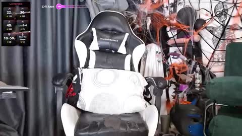 Snapshot of the_dog_lian chatting on 10-26-25, 11:20 the dog lian online show from 10-26-25, 11:20