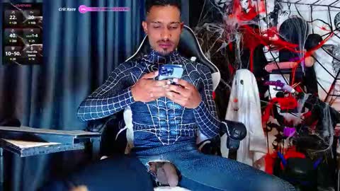 Snapshot of the_dog_lian chatting on 10-29-25, 12:18 the dog lian online show from 10-29-25, 12:18