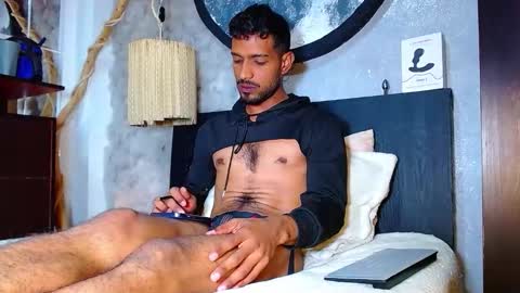 Snapshot of the_dog_lian chatting on 11-12-25, 03:01 the dog lian online show from 11-12-25, 03:01