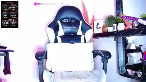 Snapshot of the_dog_lian chatting on 11-27-25, 12:24 the dog lian online show from 11-27-25, 12:24