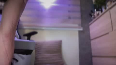 Snapshot of the_enchantressxx chatting on 06-11-26, 02:59 nabi butterfly online show from 06-11-26, 02:59