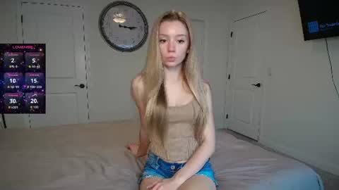 Snapshot of the_hotties chatting on 07-31-26, 09:14 the_hotties online show from 07-31-26, 09:14