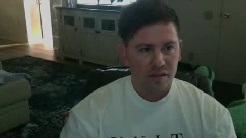 Snapshot of the_hundreds chatting on 10-30-25, 11:05 the_hundreds online show from 10-30-25, 11:05