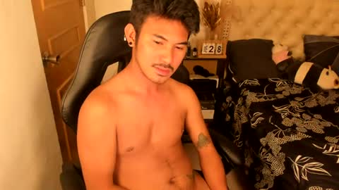 Snapshot of the_killian_jones chatting on 07-28-26, 07:39 ken online show from 07-28-26, 07:39
