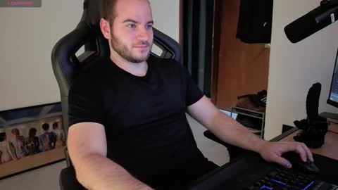 Snapshot of the_king74 chatting on 11-04-25, 12:21 the_king74 online show from 11-04-25, 12:21