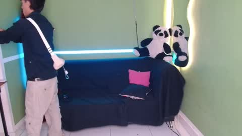 Snapshot of the_muderer chatting on 12-01-25, 12:32 murderer online show from 12-01-25, 12:32