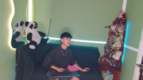 Snapshot of the_muderer chatting on 12-04-25, 05:43 murderer online show from 12-04-25, 05:43