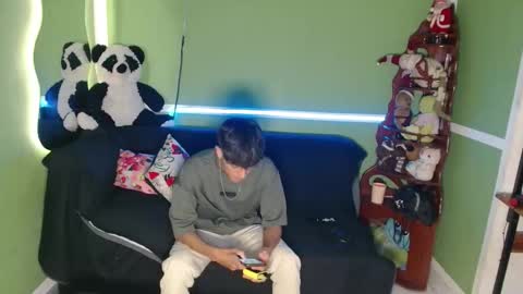 Snapshot of the_muderer chatting on 12-05-25, 06:59 murderer online show from 12-05-25, 06:59