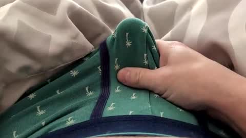 Snapshot of the_one_who_is_small chatting on 12-19-24, 11:39 TheOne online show from 12-19-24, 11:39