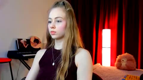 Ally    STREAMING ON TWITCH NOW Check my Twitter for updates online show from 03-21-26, 05:05