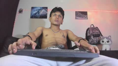 Snapshot of the_weed_guys chatting on 12-17-24, 02:33 Danny online show from 12-17-24, 02:33