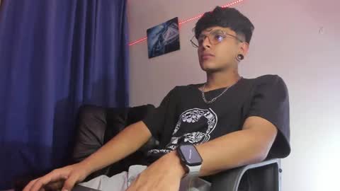 Snapshot of the_weed_guys chatting on 02-04-25, 04:05 Danny online show from 02-04-25, 04:05