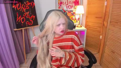 Snapshot of theangelykitty chatting on 01-30-25, 03:22 theangelykitty online show from 01-30-25, 03:22