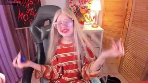 Snapshot of theangelykitty chatting on 01-30-25, 06:24 theangelykitty online show from 01-30-25, 06:24