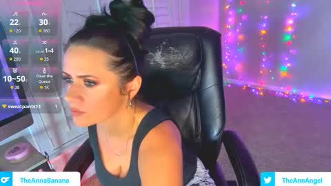 Anna Banana AKA Ann Angel online show from 12-18-25, 04:07