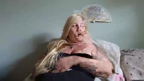 Snapshot of theauroramae chatting on 05-23-26, 12:05 theauroramae - online show from 05-23-26, 12:05