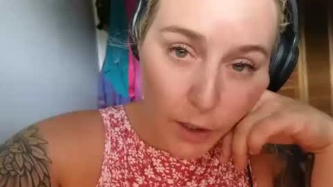 theauroramae -  online show from 06-12-26, 07:46
