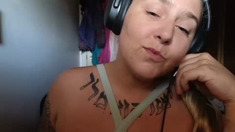 theauroramae -  online show from 06-13-26, 03:21