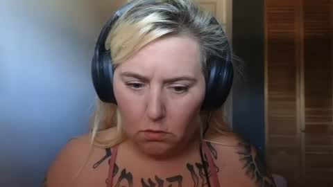 theauroramae -  online show from 06-14-26, 08:11
