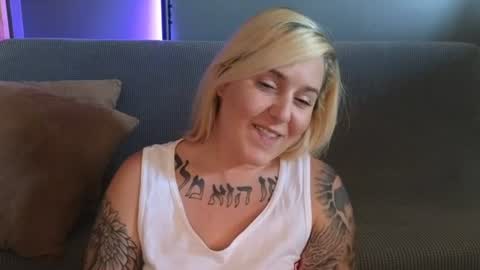 theauroramae -  online show from 06-19-26, 08:01