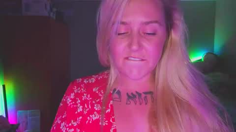 theauroramae -  online show from 07-05-26, 04:19
