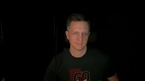 Snapshot of thebatandthecat10 chatting on 08-03-26, 01:27 ISABELLA or MATT online show from 08-03-26, 01:27