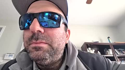 Snapshot of thebear60645 chatting on 10-24-25, 01:40 thebear60645 online show from 10-24-25, 01:40