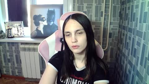 Snapshot of thebl4ckhearts chatting on 09-25-25, 03:54 Daria and Diana 3 online show from 09-25-25, 03:54