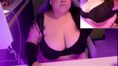 Snapshot of thebouncingbetty chatting on 06-11-26, 08:40 TheBouncingBetty online show from 06-11-26, 08:40