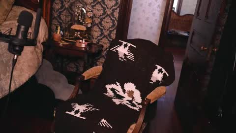 Snapshot of thecamwoman chatting on 10-12-25, 08:19 Joan online show from 10-12-25, 08:19