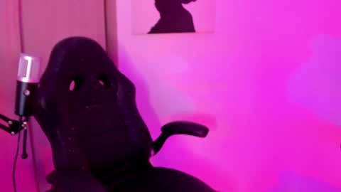 Alicia Alikath  online show from 12-11-24, 04:49