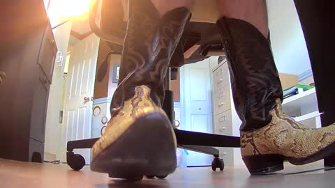 Snapshot of thecowboy_74 chatting on 09-14-25, 03:55 thecowboy_74 online show from 09-14-25, 03:55
