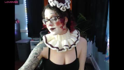 thedaisymoon online show from 10-19-25, 03:07