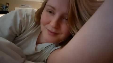 Snapshot of thedancingalien chatting on 12-29-24, 06:38 Kassandra Grant online show from 12-29-24, 06:38