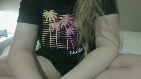 Snapshot of thedancingalien chatting on 01-06-25, 11:31 Kassandra Grant online show from 01-06-25, 11:31