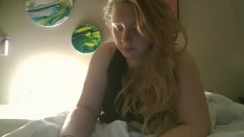 Snapshot of thedancingalien chatting on 01-10-25, 12:17 Kassandra Grant online show from 01-10-25, 12:17