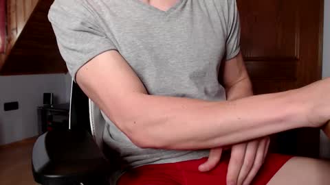 Snapshot of thedome372 chatting on 11-18-25, 09:25 thedome372 online show from 11-18-25, 09:25