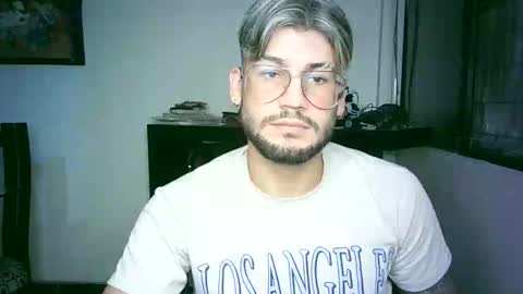 Snapshot of thedragonboyxxx chatting on 03-20-26, 02:27 thedragonboyxxx online show from 03-20-26, 02:27
