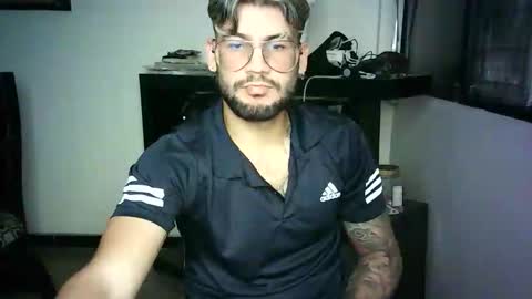 Snapshot of thedragonboyxxx chatting on 03-21-26, 05:12 thedragonboyxxx online show from 03-21-26, 05:12
