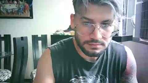 Snapshot of thedragonboyxxx chatting on 04-11-26, 06:01 thedragonboyxxx online show from 04-11-26, 06:01