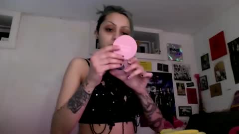 Snapshot of theeking_venus chatting on 12-08-24, 02:18 KIng Venus online show from 12-08-24, 02:18