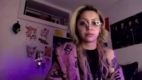 Snapshot of theeking_venus chatting on 12-23-24, 02:13 KIng Venus online show from 12-23-24, 02:13