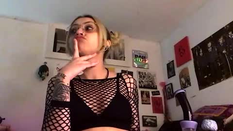 Snapshot of theeking_venus chatting on 12-29-24, 02:38 KIng Venus online show from 12-29-24, 02:38