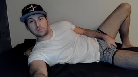Snapshot of theetwohander chatting on 01-19-25, 12:28 Theetwohander online show from 01-19-25, 12:28