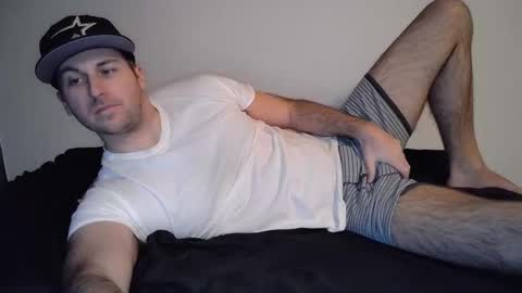 Snapshot of theetwohander chatting on 02-16-25, 11:26 Theetwohander online show from 02-16-25, 11:26