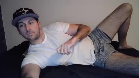 Snapshot of theetwohander chatting on 02-19-25, 02:23 Theetwohander online show from 02-19-25, 02:23
